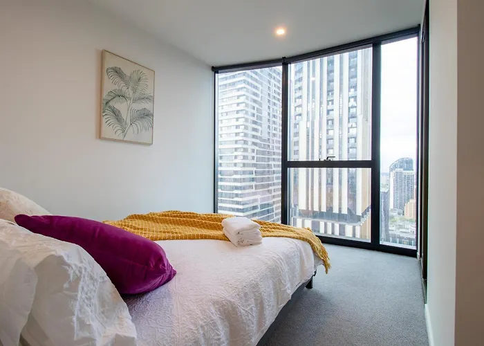 Luxury Cbd Skyline View
